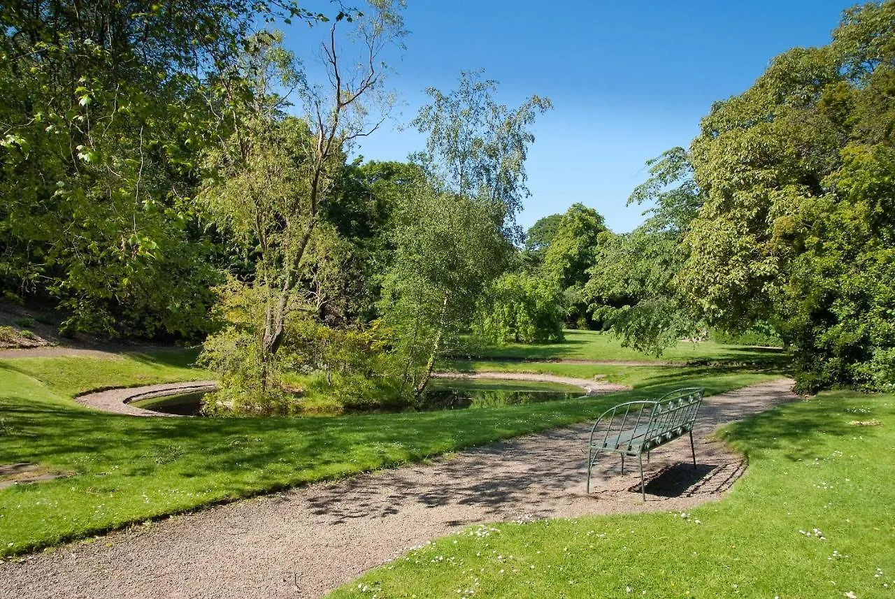 Charming Ground Floor Triple Room Edinburgh