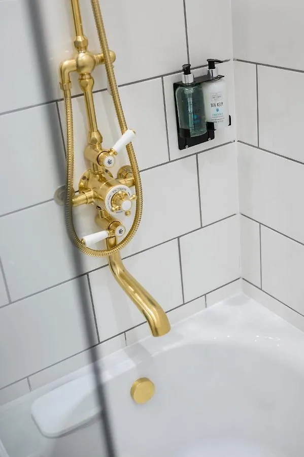 Charming Ground Floor Triple Room Edinburgh 0*,  United Kingdom