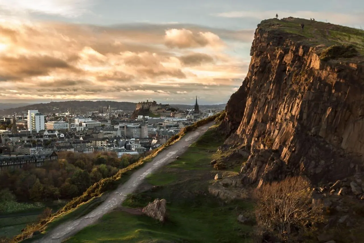 Inn Charming Ground Floor Triple Room Edinburgh