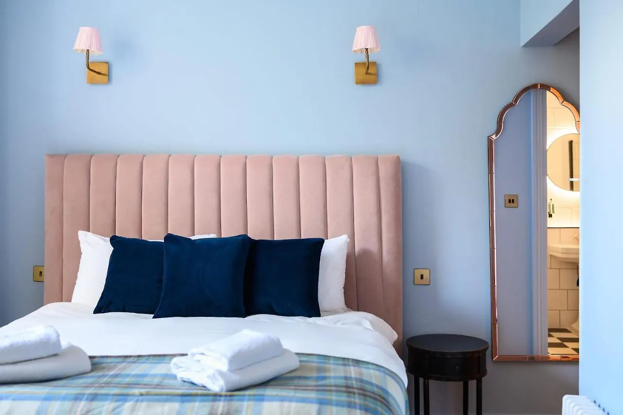 Inn Charming Ground Floor Triple Room Edinburgh United Kingdom